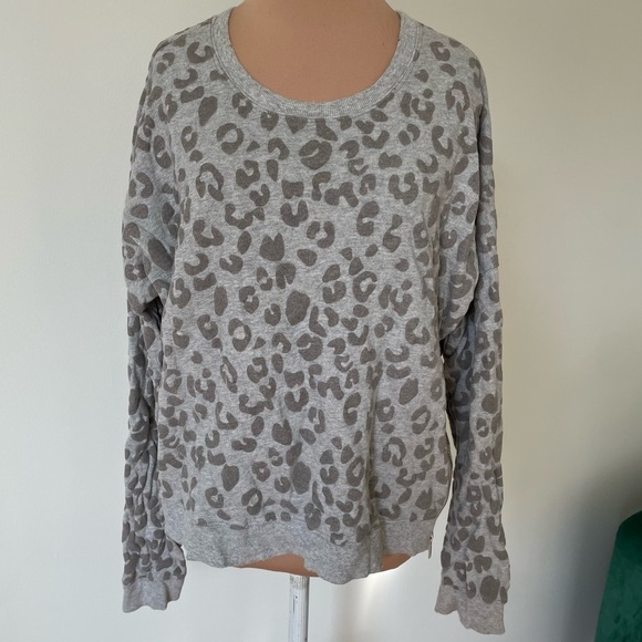 Rails Marlo Flocked Heather Grey Leopard Print Side Zip Pullover Sweatshirt Sz L - Picture 5 of 12